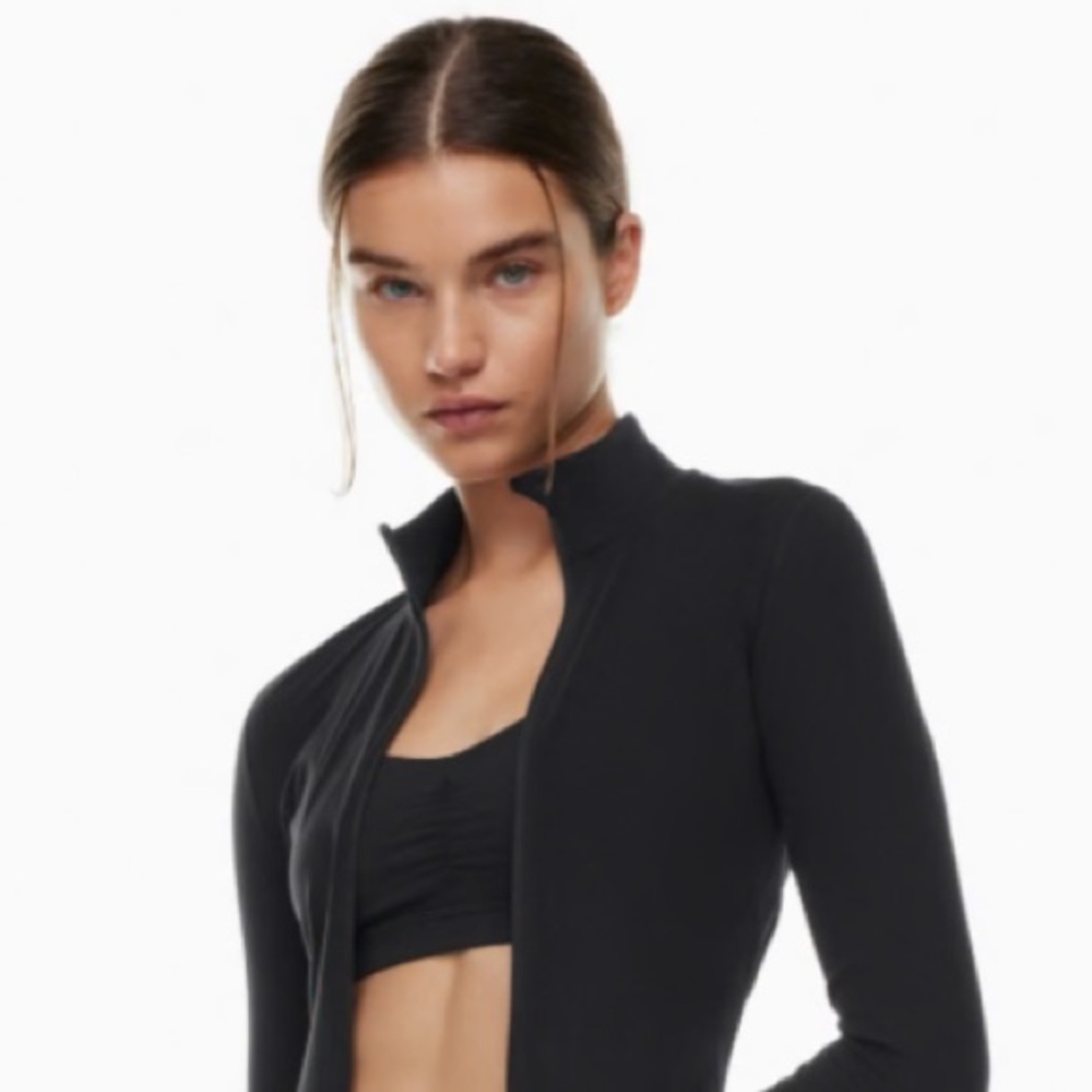 Aritzia jacket, sports TNA butter. Perfect for covering up to and fro